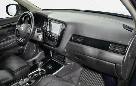 Mitsubishi Outlander III рестайлинг 3, 2019 год, 1 680 000 рублей, 12 фотография