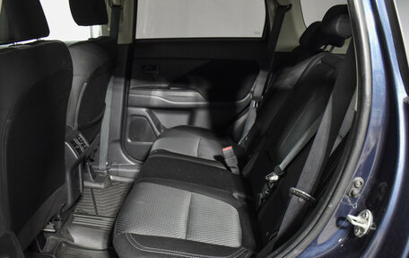 Mitsubishi Outlander III рестайлинг 3, 2019 год, 1 680 000 рублей, 11 фотография