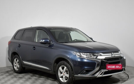 Mitsubishi Outlander III рестайлинг 3, 2019 год, 1 680 000 рублей, 3 фотография