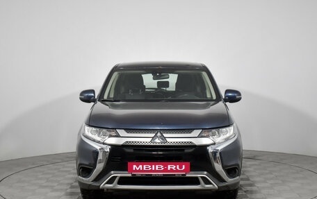 Mitsubishi Outlander III рестайлинг 3, 2019 год, 1 680 000 рублей, 2 фотография