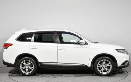 Mitsubishi Outlander III рестайлинг 3, 2020 год, 2 290 000 рублей, 4 фотография