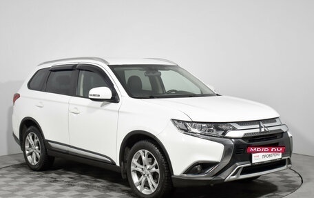 Mitsubishi Outlander III рестайлинг 3, 2020 год, 2 290 000 рублей, 3 фотография