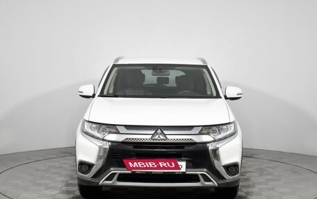 Mitsubishi Outlander III рестайлинг 3, 2020 год, 2 290 000 рублей, 2 фотография