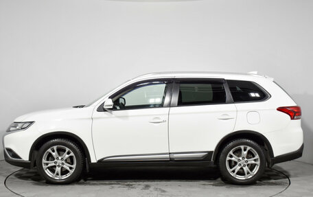 Mitsubishi Outlander III рестайлинг 3, 2020 год, 2 290 000 рублей, 8 фотография