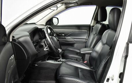 Mitsubishi Outlander III рестайлинг 3, 2020 год, 2 290 000 рублей, 10 фотография