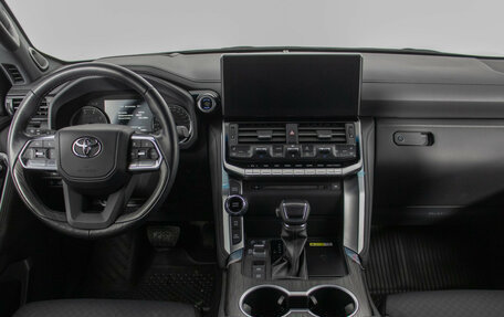 Toyota Land Cruiser, 2023 год, 12 700 000 рублей, 13 фотография