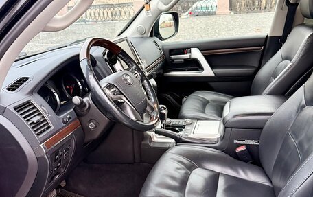 Toyota Land Cruiser 200, 2016 год, 5 250 000 рублей, 12 фотография