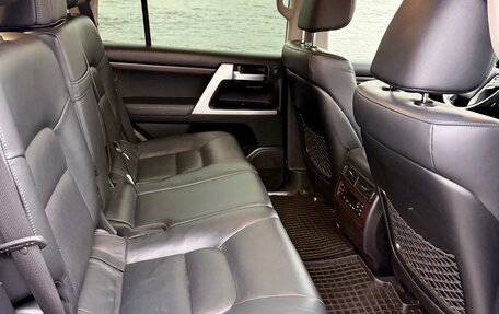 Toyota Land Cruiser 200, 2016 год, 5 250 000 рублей, 11 фотография