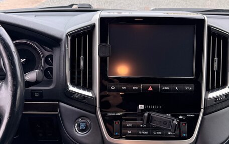 Toyota Land Cruiser 200, 2016 год, 5 250 000 рублей, 21 фотография