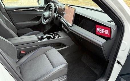 Volkswagen Tiguan, 2025 год, 4 700 000 рублей, 12 фотография