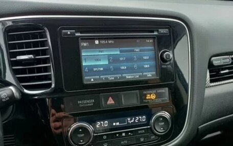 Mitsubishi Outlander III рестайлинг 3, 2014 год, 1 550 000 рублей, 11 фотография