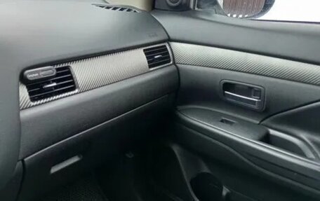 Mitsubishi Outlander III рестайлинг 3, 2014 год, 1 550 000 рублей, 13 фотография