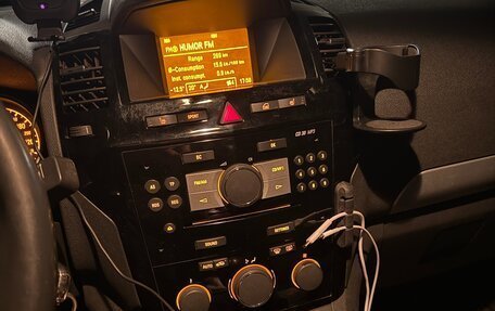 Opel Zafira B, 2011 год, 700 000 рублей, 8 фотография