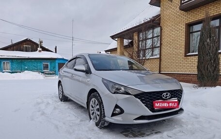 Hyundai Solaris II рестайлинг, 2021 год, 1 550 000 рублей, 1 фотография