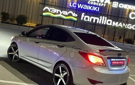 Hyundai Solaris II рестайлинг, 2015 год, 570 000 рублей, 1 фотография