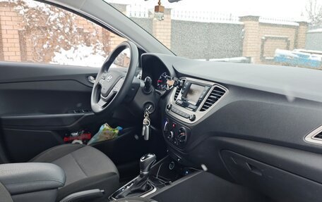 Hyundai Solaris II рестайлинг, 2021 год, 1 550 000 рублей, 8 фотография