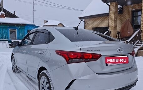 Hyundai Solaris II рестайлинг, 2021 год, 1 550 000 рублей, 3 фотография