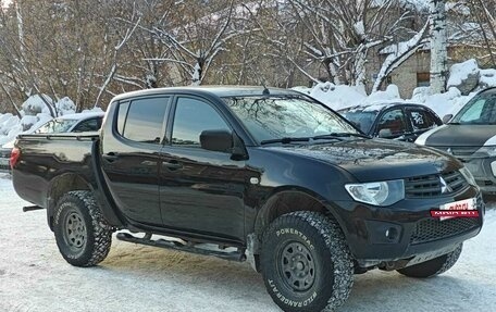 Mitsubishi L200 IV рестайлинг, 2015 год, 1 999 999 рублей, 2 фотография