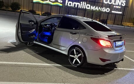 Hyundai Solaris II рестайлинг, 2015 год, 570 000 рублей, 2 фотография