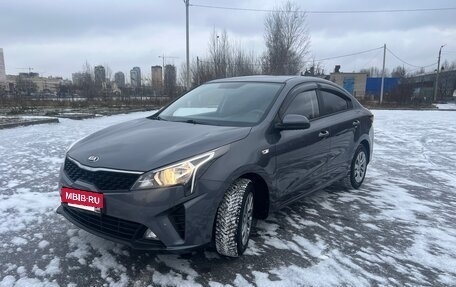 KIA Rio IV, 2021 год, 1 700 000 рублей, 2 фотография