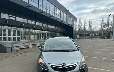 Opel Zafira C рестайлинг, 2012 год, 1 100 000 рублей, 3 фотография