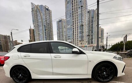 BMW 1 серия, 2020 год, 2 800 000 рублей, 2 фотография