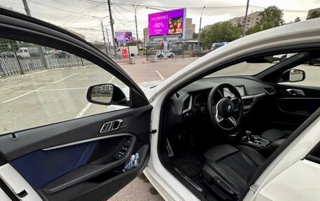 BMW 1 серия, 2020 год, 2 800 000 рублей, 6 фотография