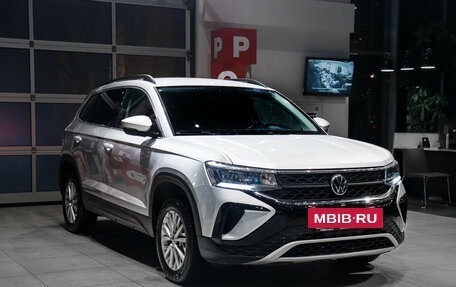 Volkswagen Taos, 2021 год, 2 650 000 рублей, 3 фотография