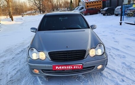Mercedes-Benz C-Класс, 2006 год, 480 000 рублей, 3 фотография