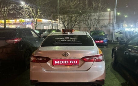 Toyota Camry, 2019 год, 1 405 000 рублей, 1 фотография