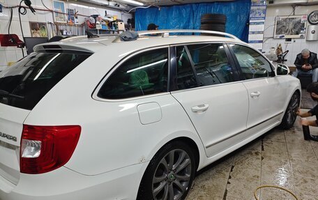 Skoda Superb III рестайлинг, 2013 год, 1 500 000 рублей, 24 фотография