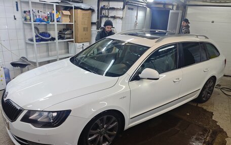 Skoda Superb III рестайлинг, 2013 год, 1 500 000 рублей, 23 фотография