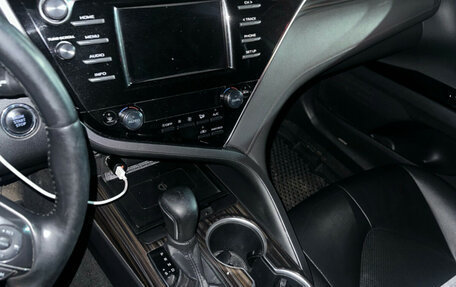 Toyota Camry, 2019 год, 1 405 000 рублей, 5 фотография