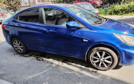 Hyundai Solaris II рестайлинг, 2012 год, 680 000 рублей, 2 фотография