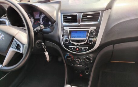 Hyundai Solaris II рестайлинг, 2012 год, 680 000 рублей, 12 фотография