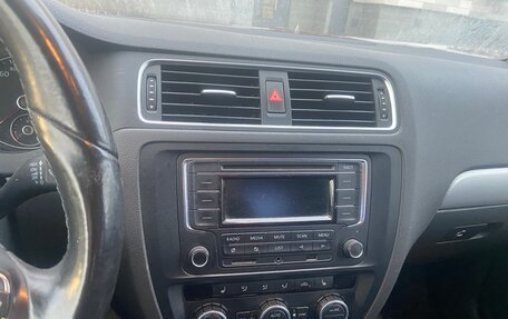 Volkswagen Jetta VI, 2013 год, 815 000 рублей, 7 фотография