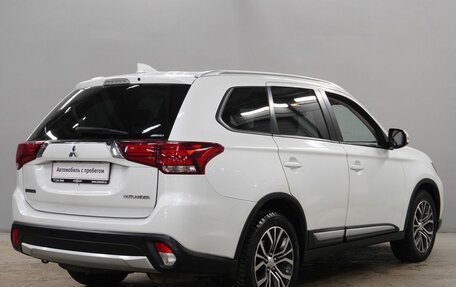 Mitsubishi Outlander III рестайлинг 3, 2018 год, 2 258 000 рублей, 7 фотография