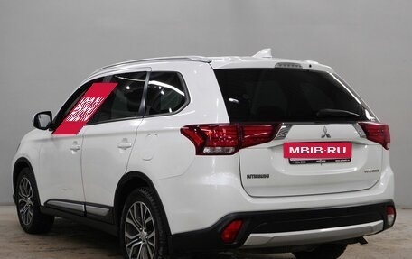 Mitsubishi Outlander III рестайлинг 3, 2018 год, 2 258 000 рублей, 5 фотография