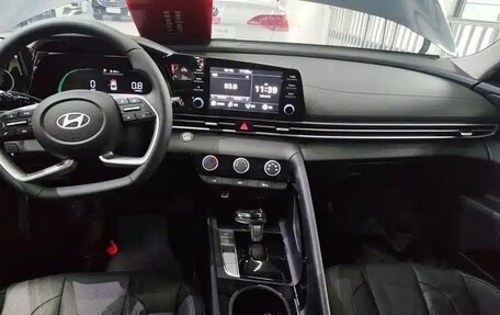 Hyundai Elantra, 2025 год, 2 050 000 рублей, 11 фотография