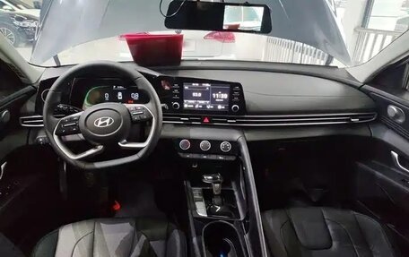 Hyundai Elantra, 2025 год, 2 050 000 рублей, 9 фотография