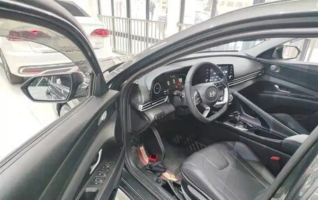 Hyundai Elantra, 2025 год, 2 050 000 рублей, 16 фотография