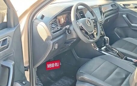 Volkswagen T-Roc I, 2022 год, 1 745 000 рублей, 9 фотография