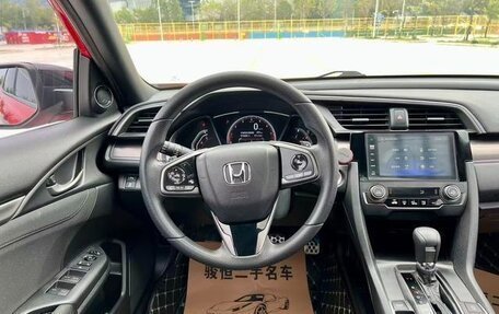 Honda Civic, 2021 год, 1 800 000 рублей, 5 фотография