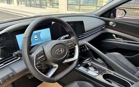 Hyundai Elantra, 2022 год, 1 650 000 рублей, 10 фотография