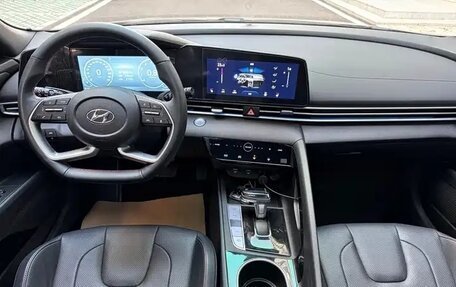 Hyundai Elantra, 2022 год, 1 650 000 рублей, 12 фотография