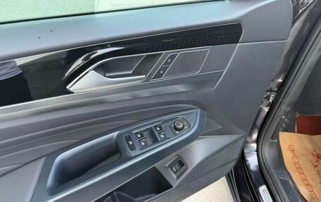 Volkswagen Passat B8 рестайлинг, 2021 год, 2 000 000 рублей, 16 фотография