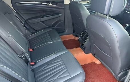 Volkswagen Passat B8 рестайлинг, 2021 год, 2 000 000 рублей, 12 фотография