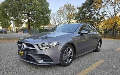 Mercedes-Benz A-Класс, 2021 год, 1 890 000 рублей, 2 фотография