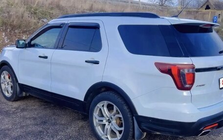 Ford Explorer VI, 2015 год, 2 700 000 рублей, 9 фотография