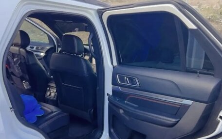 Ford Explorer VI, 2015 год, 2 700 000 рублей, 11 фотография